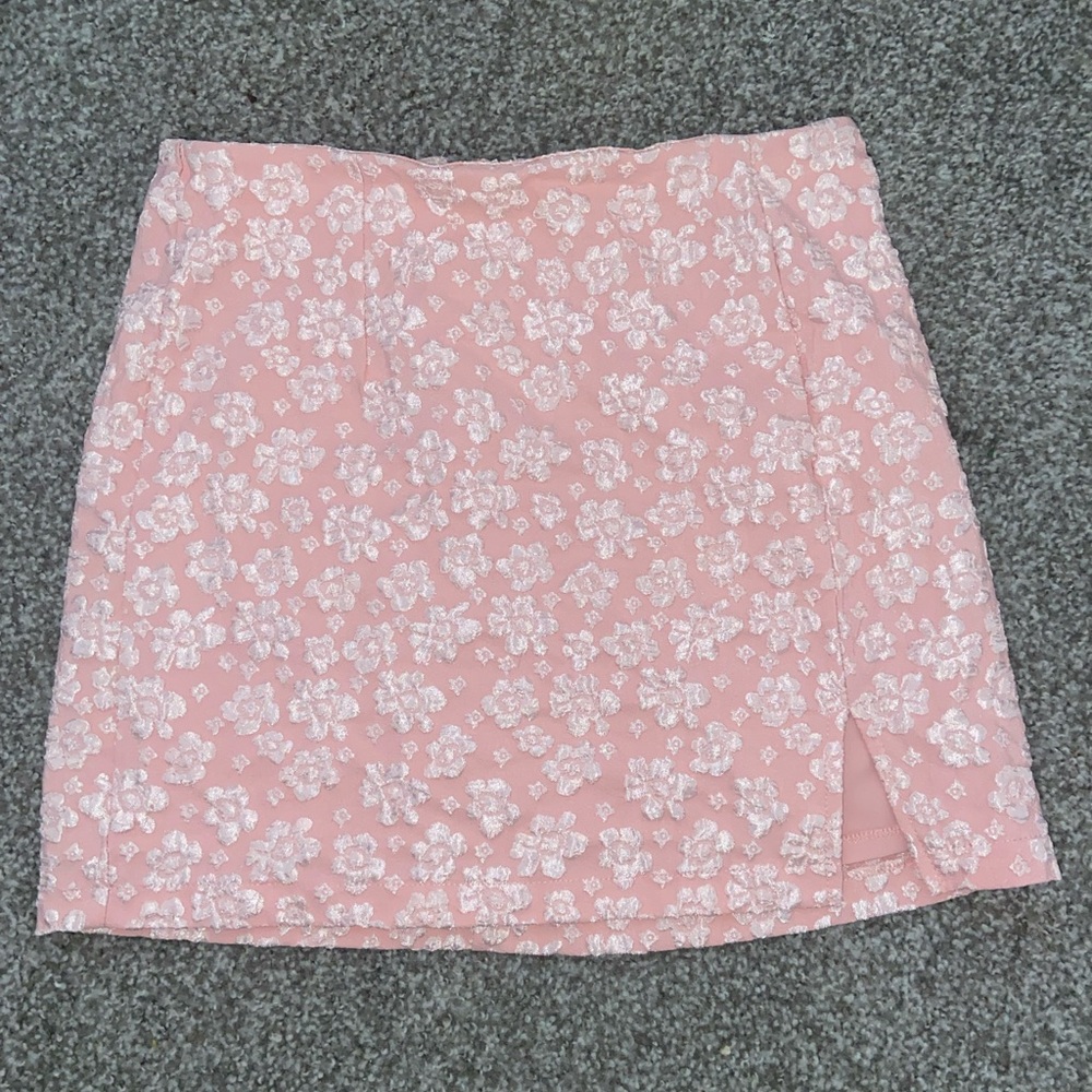 Pink mini pencil skirt with slit